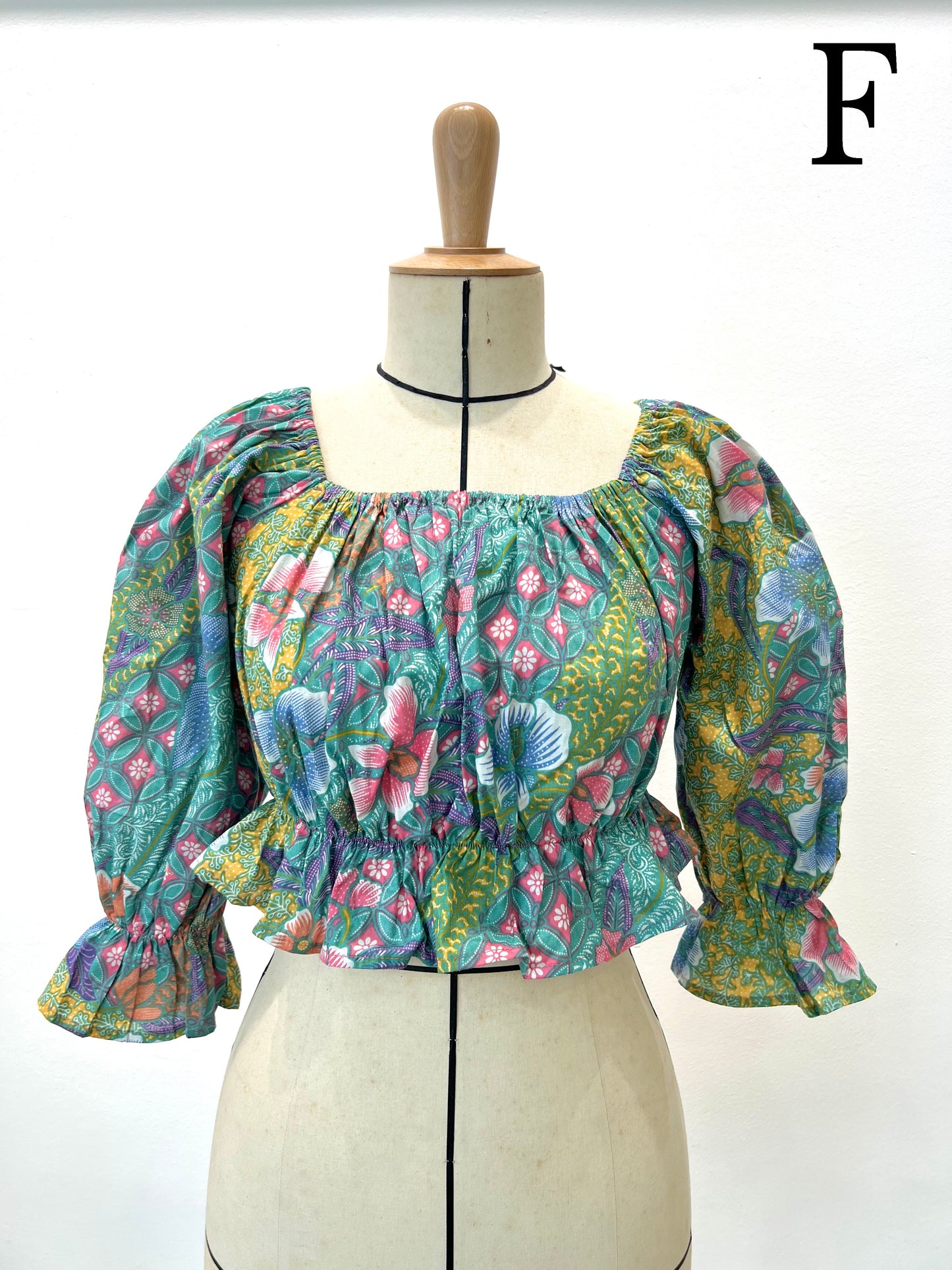 Inisaya Manis | Erin Top