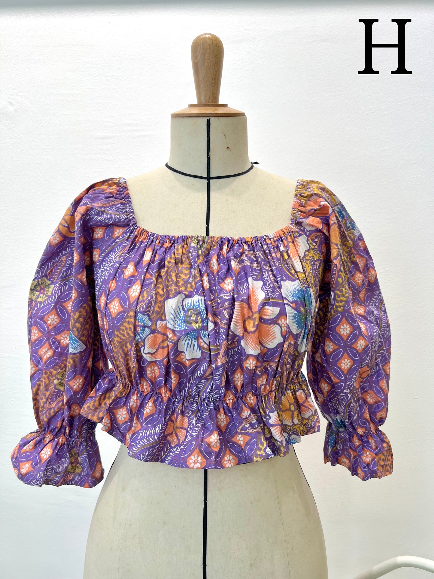 Inisaya Manis | Erin Top