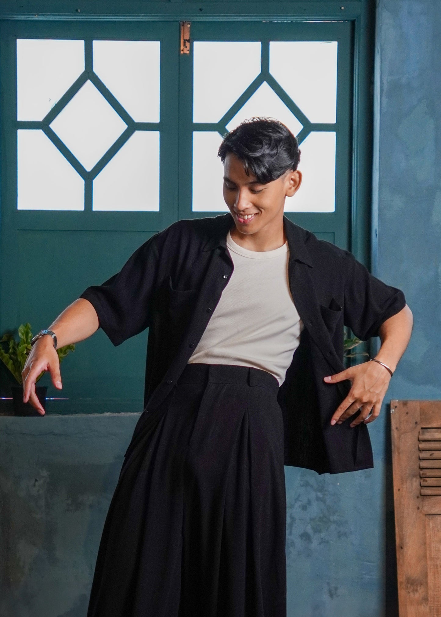 A inisaya : kopi couture | xin shirt ( black )